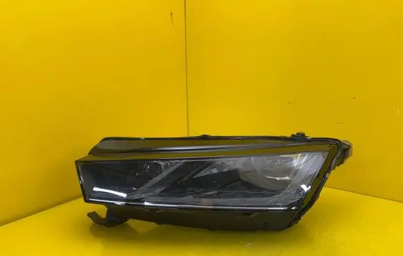 Skoda Octavia Mk4 Headlight/headlamp 5E4941015B