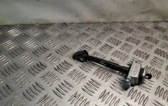 Opel Mokka Rear door check strap stopper