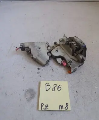 Infiniti G37 Rear door lock 3284728
