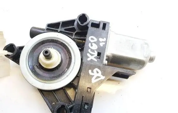 Volvo XC60 Rear door window regulator motor 966264102