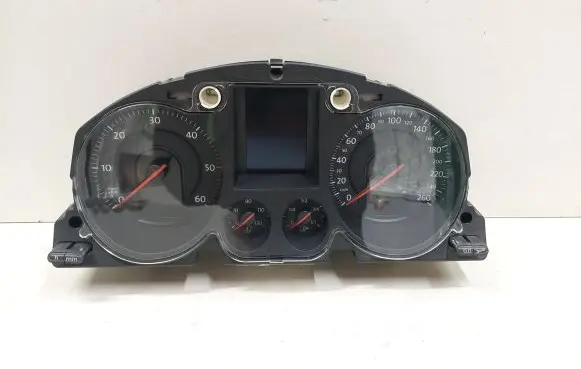 Volkswagen PASSAT B6 Speedometer (instrument cluster) 3C0920870A V0018000