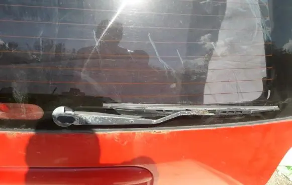 Chrysler Voyager Rear wiper blade arm