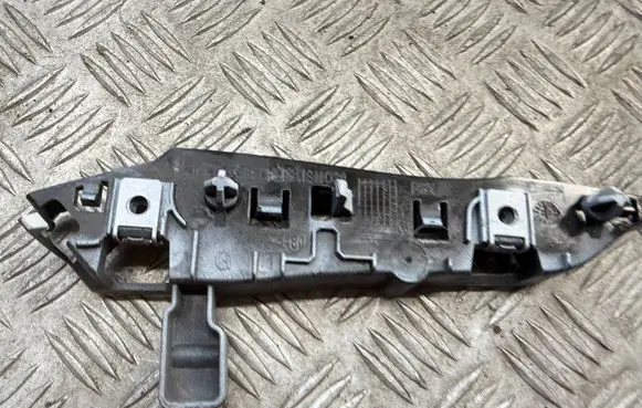 Peugeot 3008 II Front bumper mounting bracket 9810975480