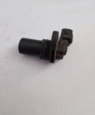 Ford Mondeo Mk III Camshaft position sensor 12k073ab