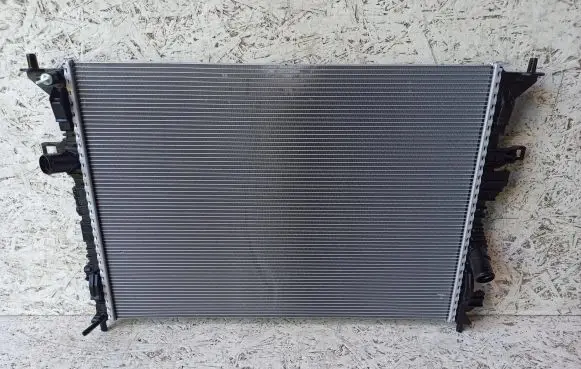 Ford Focus Coolant radiator JX61-8005-AD