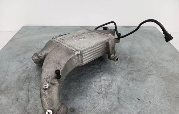 BMW X6 E71 Intercooler radiator 7823886