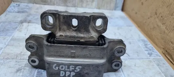 Volkswagen Golf V Engine mount bracket 1K0199555