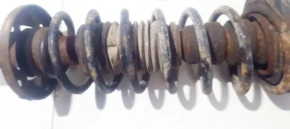 Volkswagen Golf III Rear coil spring