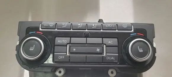 Volkswagen Golf VI Climate control unit 5K0907044ES