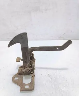 Skoda Octavia Mk2 (1Z) Engine bonnet/hood lock/latch loop/hook 1Z0823480E