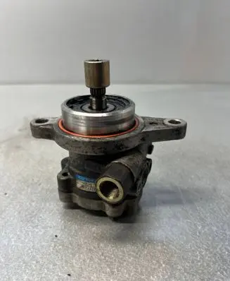 Nissan X-Trail T30 Power steering pump 4Z0711288H800