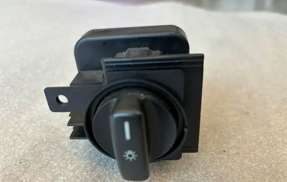 Mercedes-Benz B W245 Light switch 1695452704 0819875 A1695452704