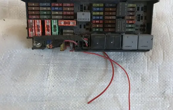 Mercedes-Benz R W251 Fuse box set A1645402372
