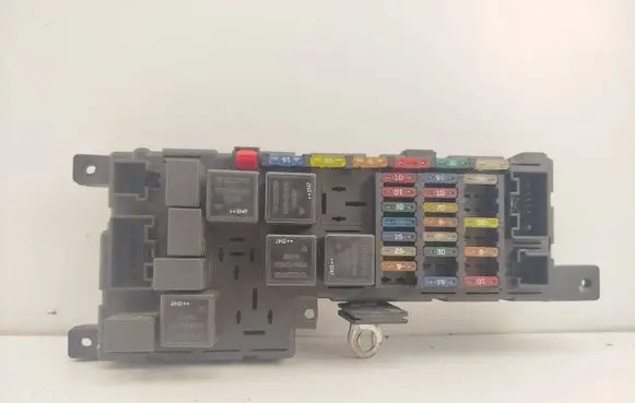 Volvo S80 Fuse module 8637841 518717004 020103183154