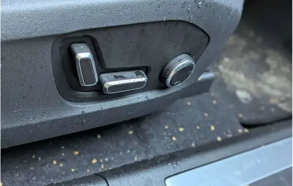 Polestar 4 Seat control switch 