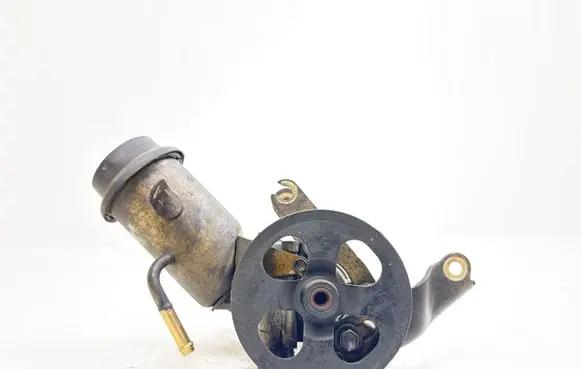 Toyota Yaris Power steering pump