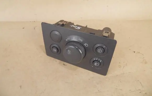 Opel Zafira B Light switch 13205867 0320 LK04060120