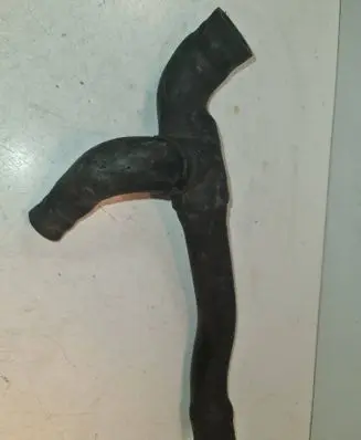 Engine coolant pipe/hose