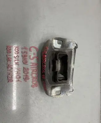 Citroen C5 Aircross Gearbox mounting bracket 9613699680
