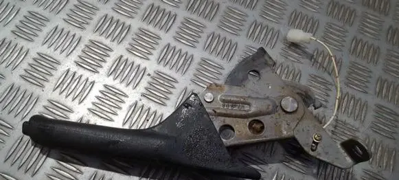 Handbrake/parking brake lever assembly
