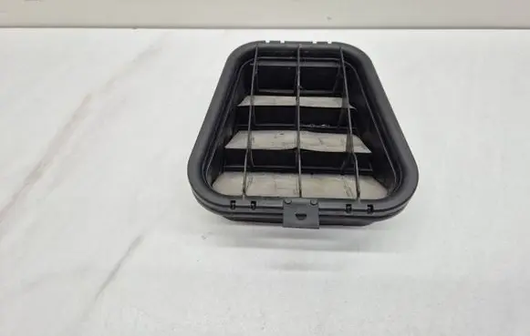 Audi Q3 8U Quarter panel pressure vent 4B0819181B