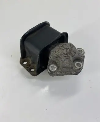 Peugeot 5008 Engine mount bracket 9636845880 9636270080 9636583980