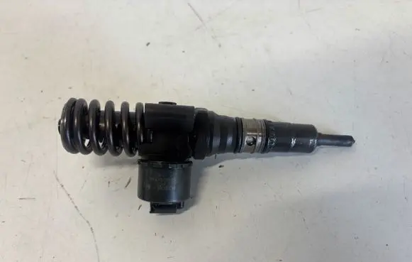 Audi A6 S6 C6 4F Fuel injector 03G130073G