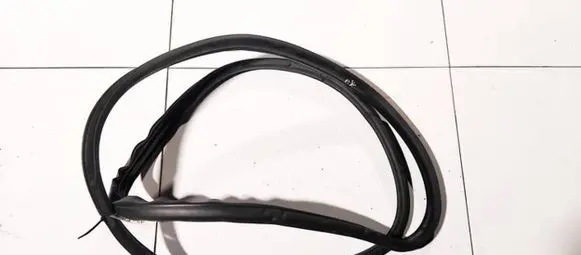 Cadillac ATS Rubber seal front coupe door 