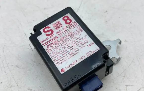 Toyota Prius+ (ZVW40) Keyless (KESSY) go control unit/module 8974047080 2713000503