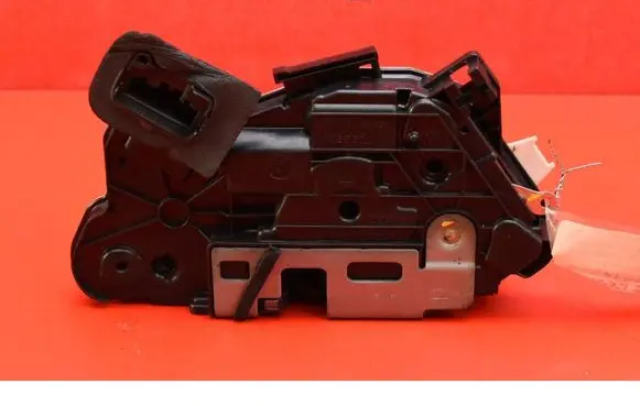 Skoda Superb B5 (3U) Front door lock 6V0837015B