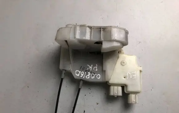 Subaru Outback Front door lock 61031AG032 61039AG010
