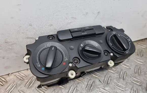 Volkswagen Golf V Climate control unit 74730900