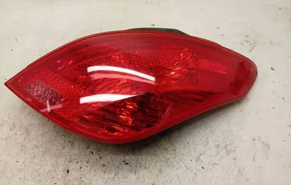 Peugeot 308 Rear/tail lights 9680425680