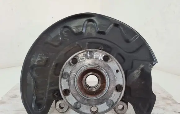 Volkswagen Golf VII Front wheel hub