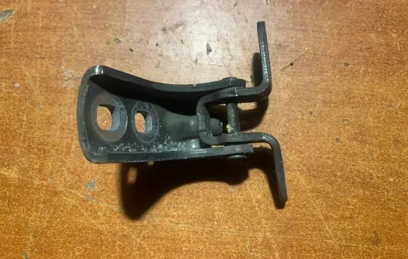 Opel Astra J Front door upper hinge