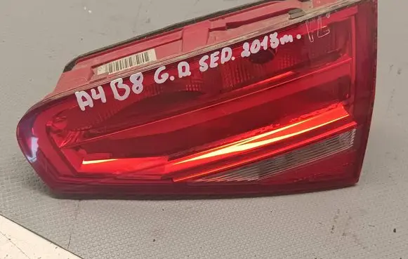 Audi A4 S4 B8 8K Tailgate rear/tail lights 01091502