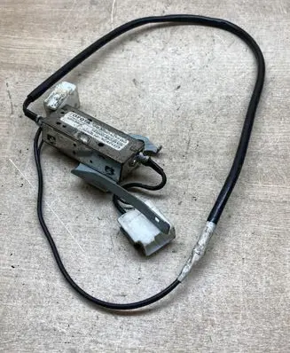 Toyota Avensis T250 Aerial antenna amplifier 8630005100
