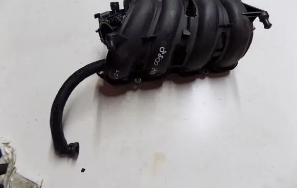 Peugeot 308 Intake manifold V760573380