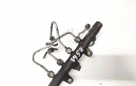 Nissan Qashqai Fuel main line pipe