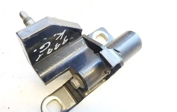 Ford Mondeo MK IV Rear door lower hinge a04656