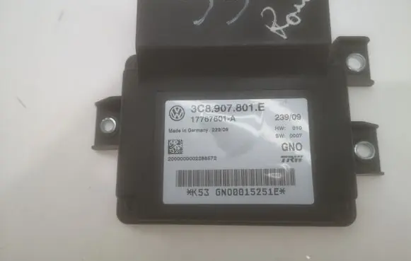 Volkswagen PASSAT CC Hand brake control module 3C8907801E