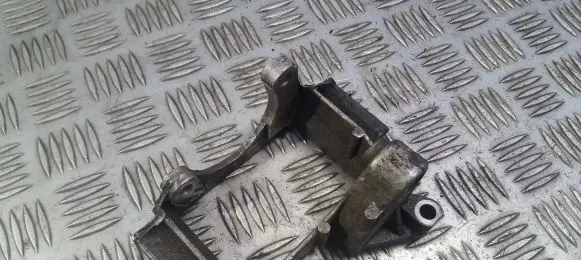 Audi A6 S6 C4 4A Engine mounting bracket