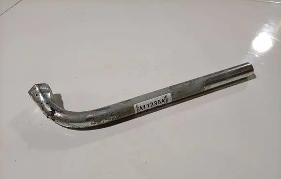 Skoda Fabia Mk1 (6Y) Wheel nut wrench 4D0012219A