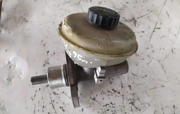 Audi A4 S4 B5 8D Master brake cylinder 800611301