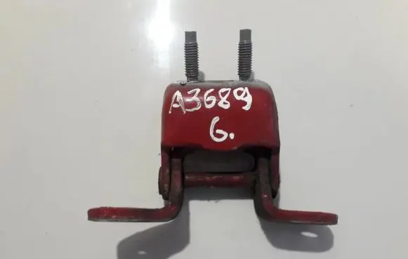 Honda CR-V Rear door lower hinge