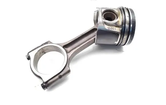 Nissan X-Trail T31 Piston with connecting rod M9R