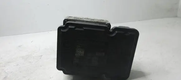 Mercedes-Benz C W204 ABS Pump A1729014100 10092623593 10061935961