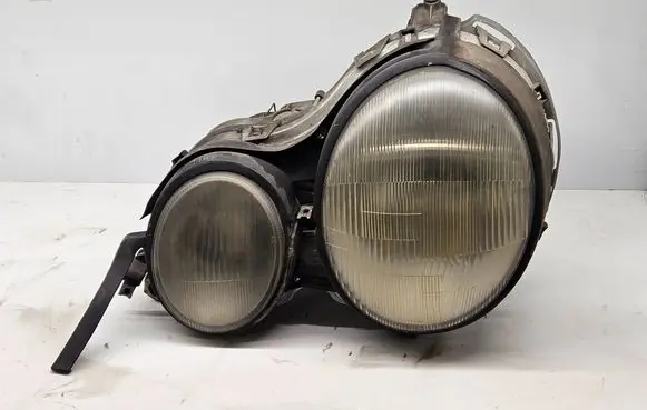 Mercedes-Benz E W210 Headlight/headlamp 14434600