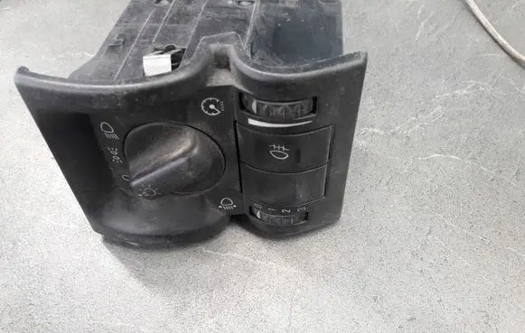 Opel Vectra B Fog light switch 90504970