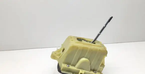 Mercedes-Benz C W204 Gear shifter/selector A2042677524